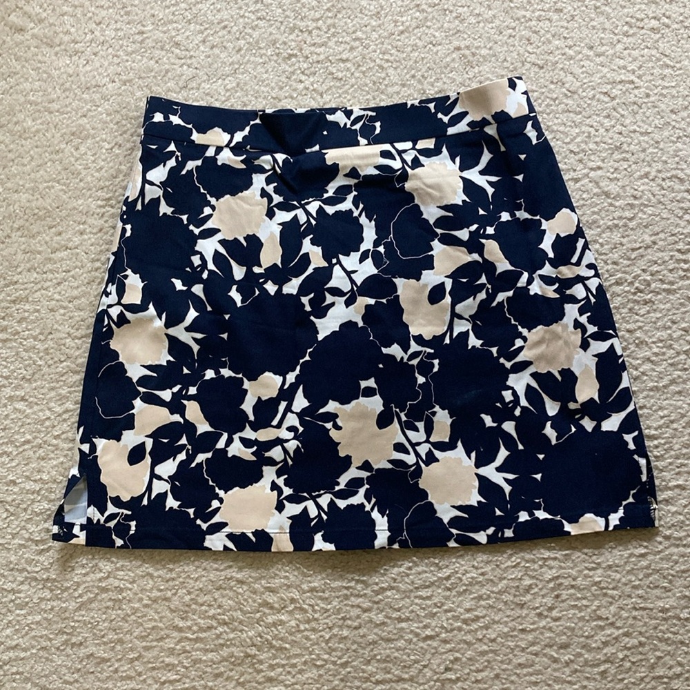 Rafaella Ladies Stretch Skort Size M Floral Shadows
